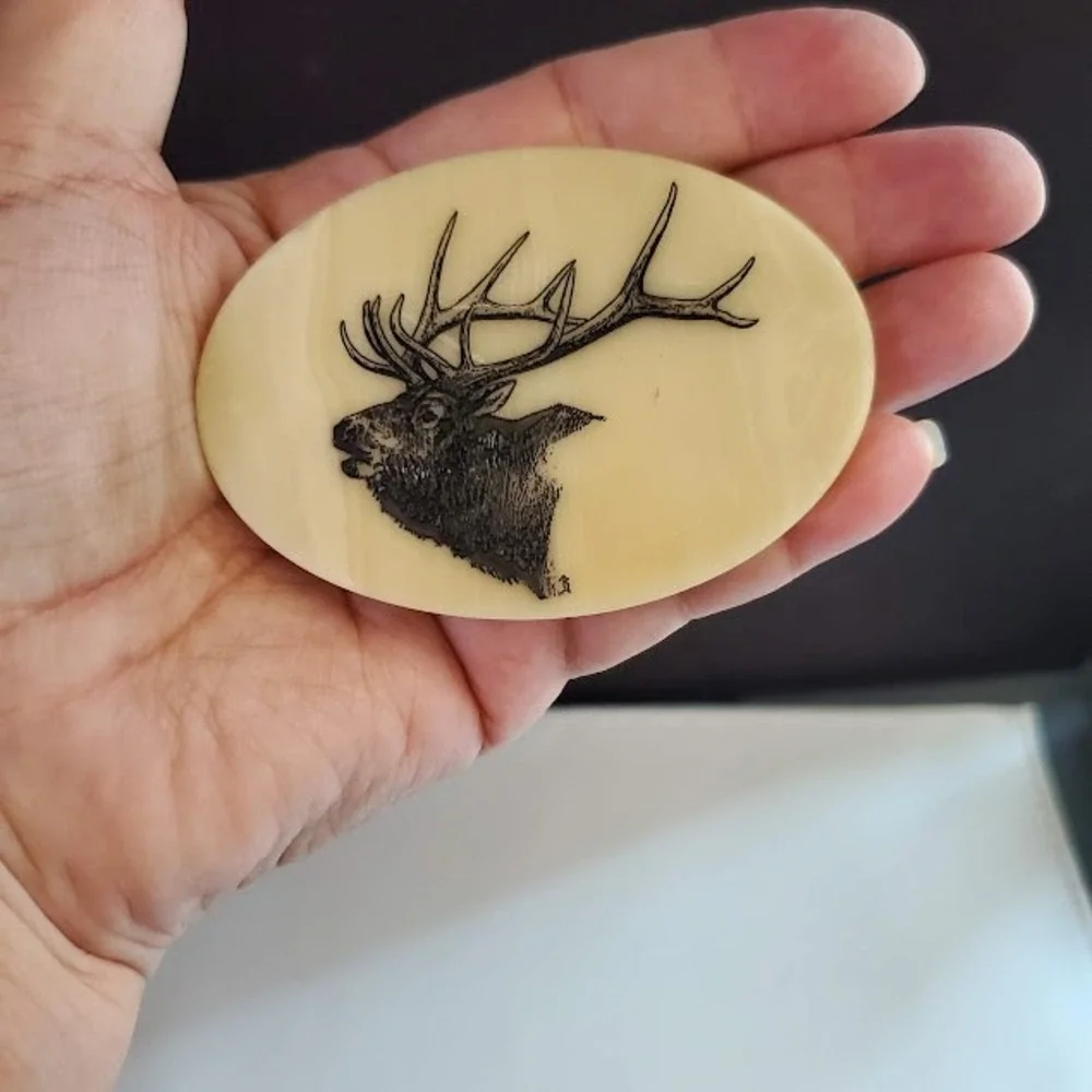 VTG Scrimshaw Style Bull Elk Belt Buckle Faux Bone Cream Oval Wildlife Antler